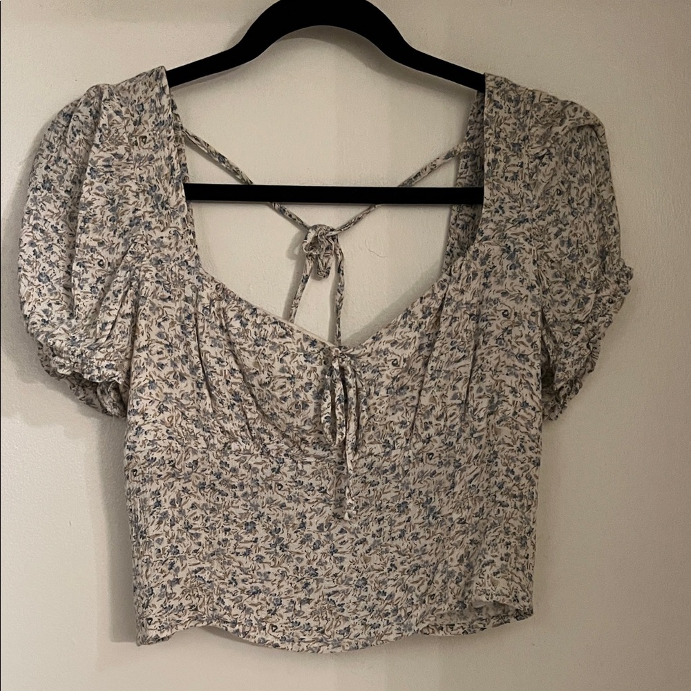 American Eagle Floral Puff Sleeve Top